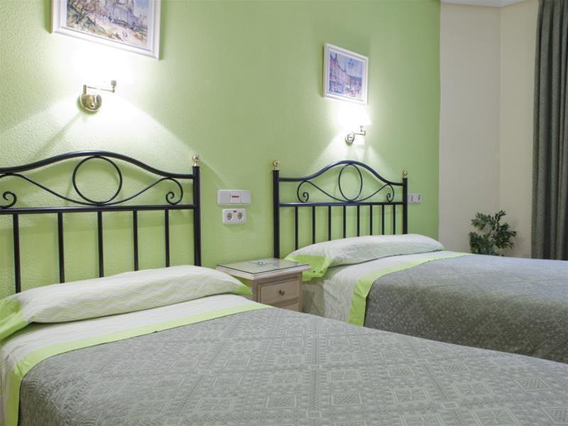 Hostal Los Alpes Madrid Exteriér fotografie