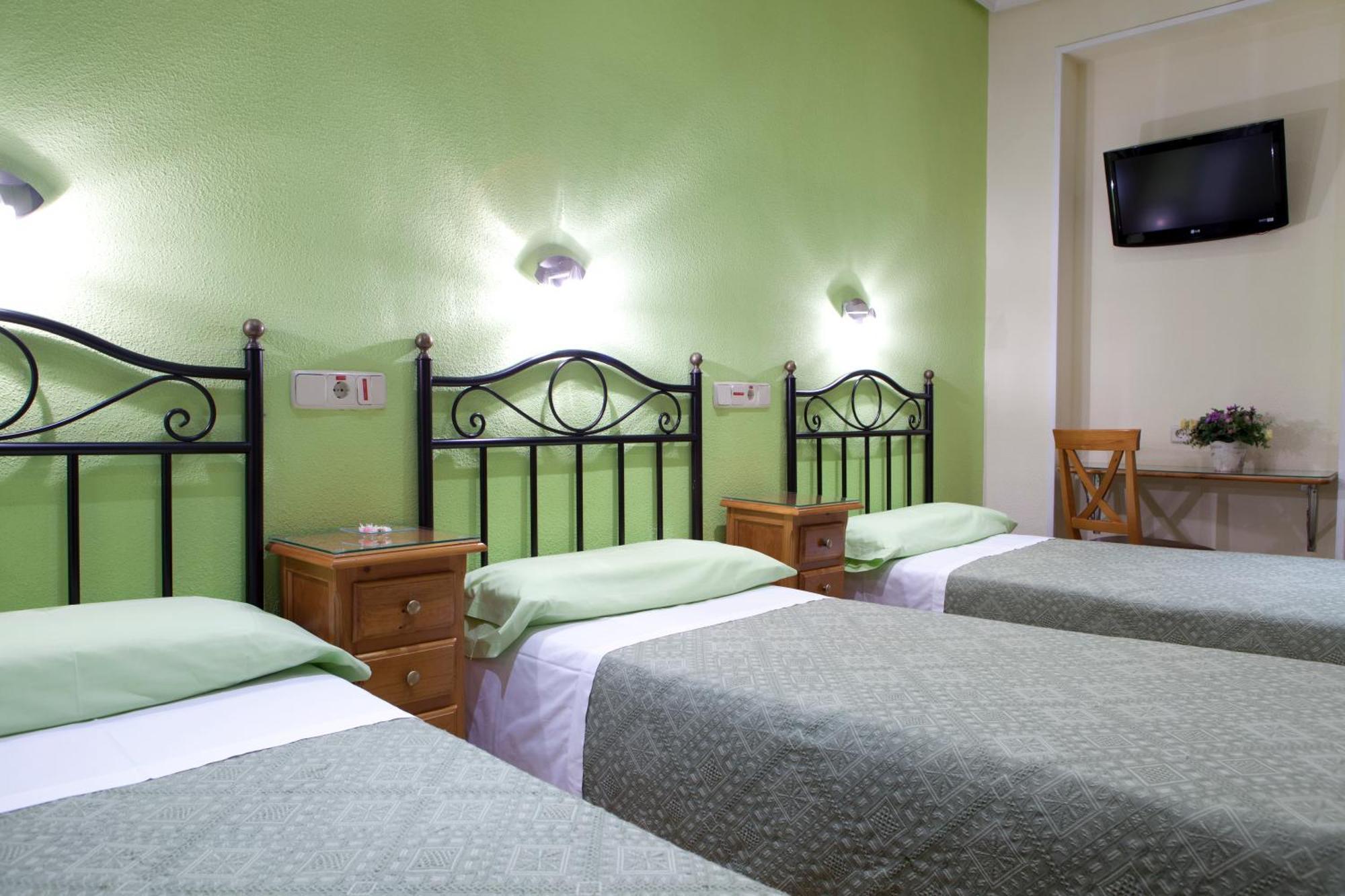 Hostal Los Alpes Madrid Pokoj fotografie