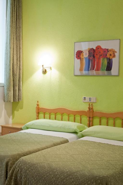 Hostal Los Alpes Madrid Pokoj fotografie