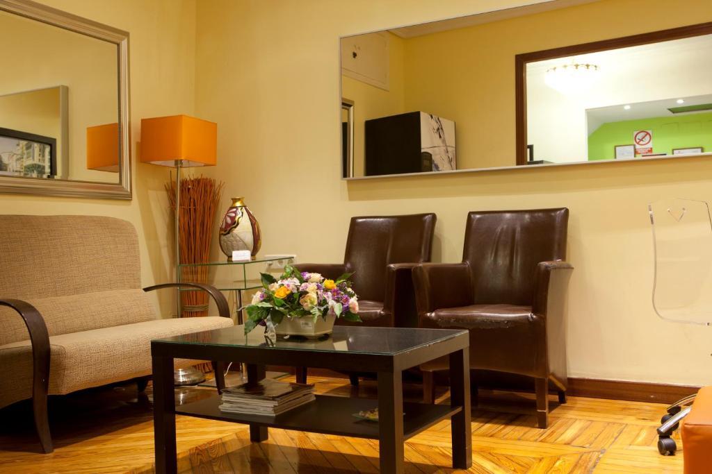 Hostal Los Alpes Madrid Exteriér fotografie