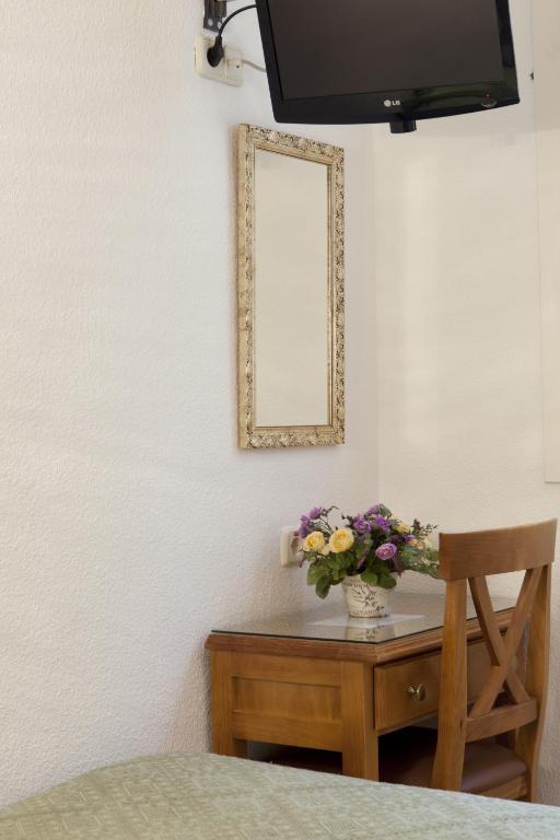 Hostal Los Alpes Madrid Exteriér fotografie