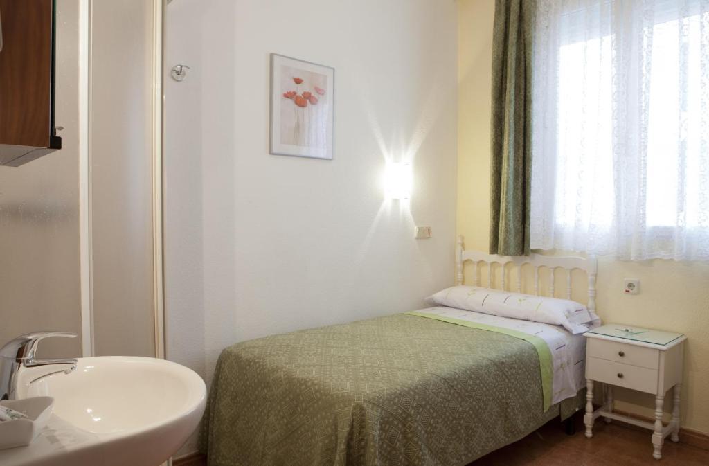 Hostal Los Alpes Madrid Pokoj fotografie