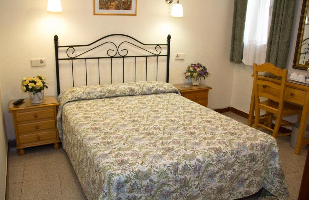 Hostal Los Alpes Madrid Pokoj fotografie