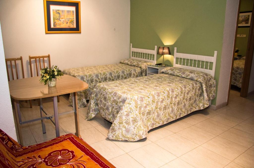 Hostal Los Alpes Madrid Pokoj fotografie