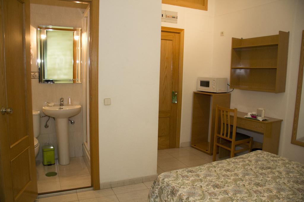 Hostal Los Alpes Madrid Pokoj fotografie
