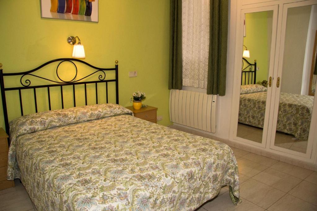 Hostal Los Alpes Madrid Pokoj fotografie