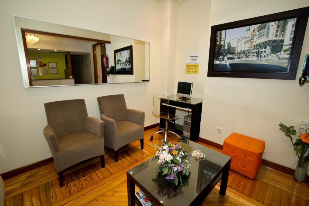 Hostal Los Alpes Madrid Exteriér fotografie