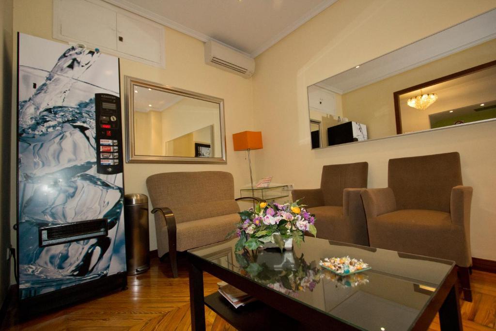 Hostal Los Alpes Madrid Exteriér fotografie