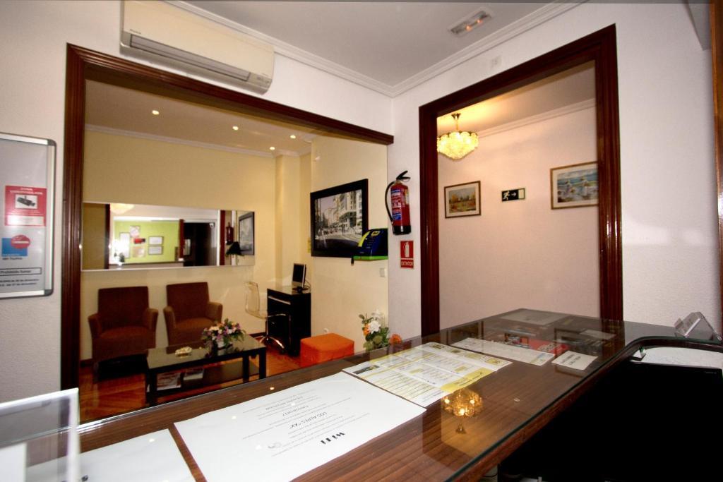 Hostal Los Alpes Madrid Exteriér fotografie